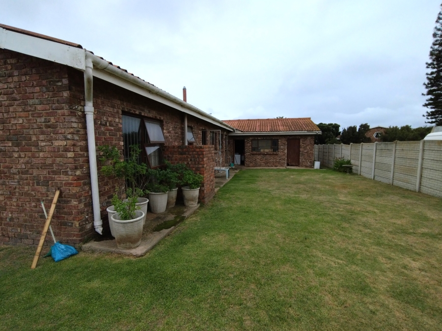 4 Bedroom Property for Sale in C Place Eastern Cape